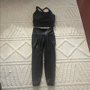 Old Navy Active Black Powersoft Top size s and leggings size xs